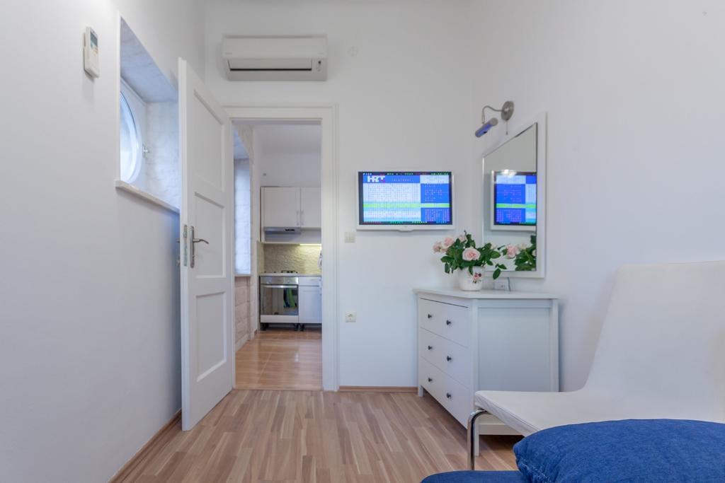 Chic Apartment In Center Split Pokoj fotografie