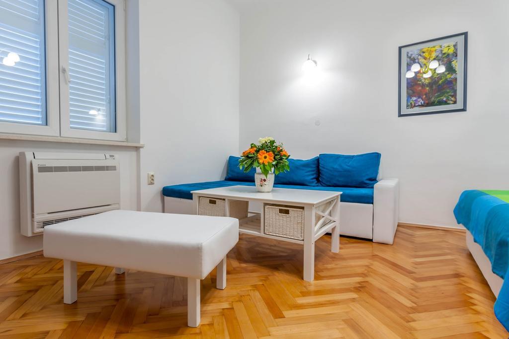 Chic Apartment In Center Split Pokoj fotografie