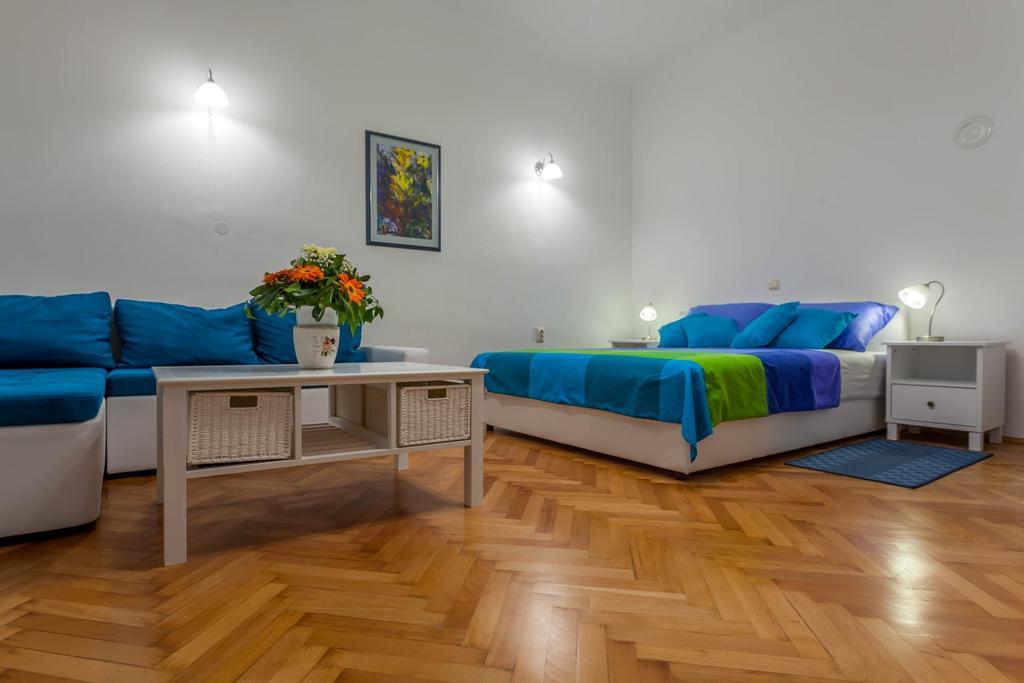 Chic Apartment In Center Split Pokoj fotografie